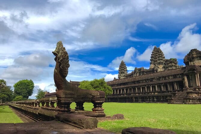 1-Day Angkor Wat Cycling Tour: Scenic Bike Adventure in Siem Reap - The 8:00am hotel pickup and the 6–7 hour rhythm
