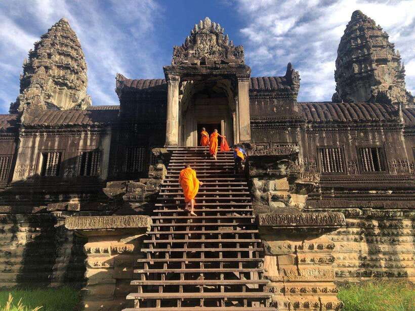1-Day Angkor Wat Private Tour with Spanish Tour Guide. - Comfort reality check: walking, steps, and who should skip this