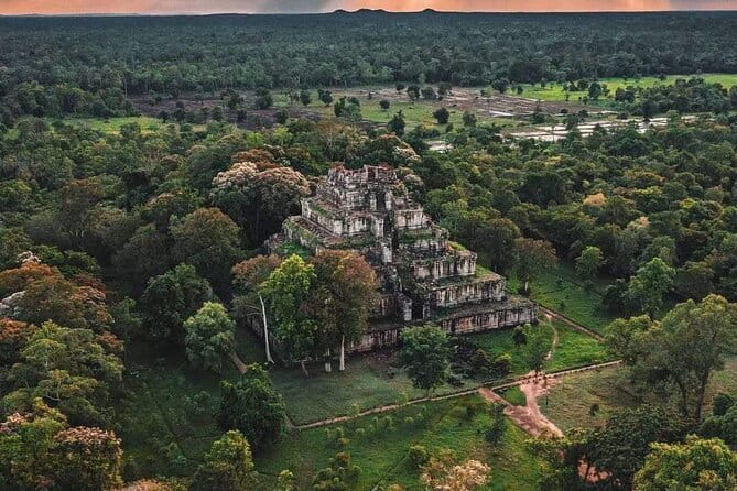 1 day special Tour: Angkor Wat,Bayon,Ta Prohm, Bantey srei and Beng Mealea - Banteay Srei Pink Lady: why the small carvings are worth the detour