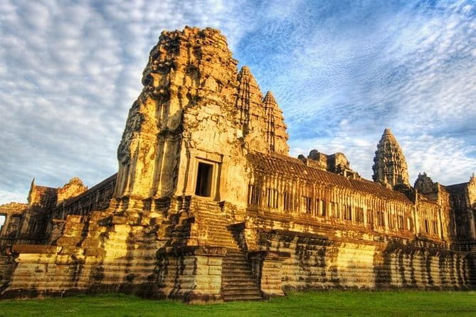1 day special Tour: Angkor Wat,Bayon,Ta Prohm, Bantey srei and Beng Mealea - Guides in practice: how names you’ve heard make a difference