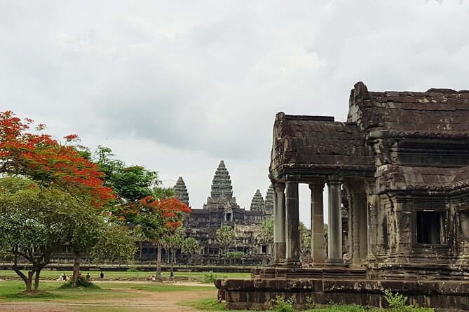 1day private tour to all majestic Temples in Angkor and Sunset - Angkor Thom’s Key Stops: Victory Gate, Bayon, and Baphuon