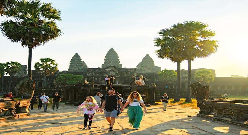 2-Day: Angkor Temple Treasures and Unique Floating Lifestyle - Day 2: Angkor Wat Main Complex Plus Hidden Temples on the Grand Circuit