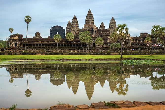 2-Day Angkor Wat Tour - Day 1: Angkor Thom and the Bayon-face mood
