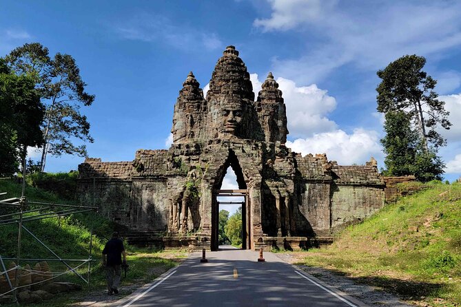 2-Day Phnom Penh to Siem Reap and Angkor Wat Temples - Comfort, timing, and the kind of group this fits