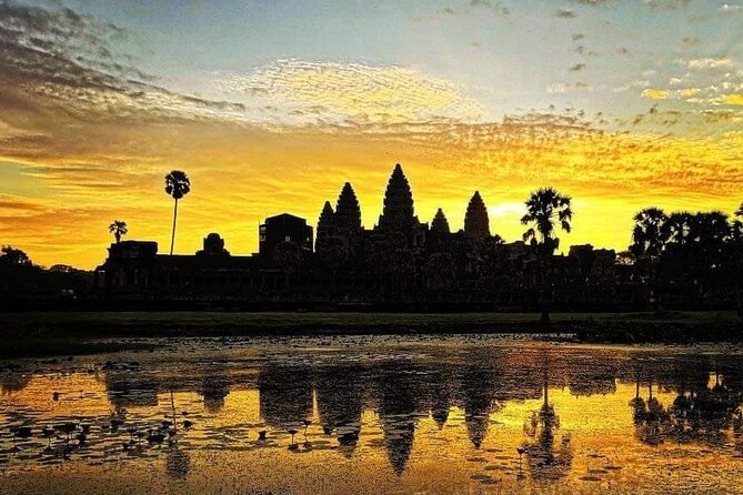 2-Day Phnom Penh to Siem Reap and Angkor Wat Temples - Day 1: Skun Spider Sanctuary, Kampong Kdei, and Tonlé Sap village life