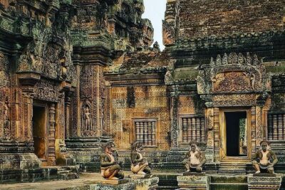2-Days Tour (The Best Historical of Khmer Empire) - Entering Angkor with a plan: what your first day is built around