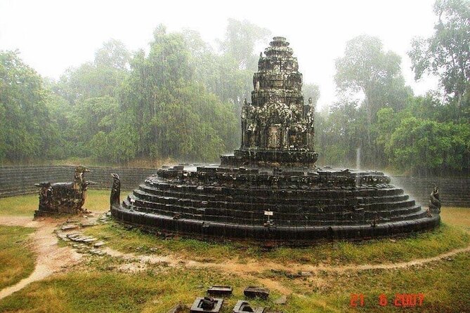2days Explore Angkor wat Small Tour & Big Tour + Banteay Srei (Private tour) - Banteay Srei: pink sandstone and the temple that feels personal
