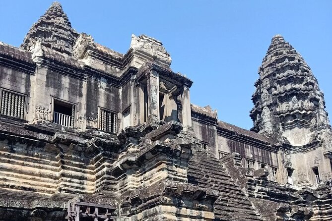 3-Day 'Temples & Tonle Sap' Tour - Day 2: sunrise at Angkor Wat, then the clustered temples that keep the story going