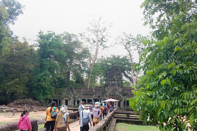 3-Day 'Temples & Tonle Sap' Tour - Day 3: Tonle Sap life at Kampong Phluk, plus the early Roluos temples