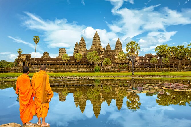 7-must See Temples in Angkor Park (Private Guided Tour) - Stop 1: Angkor Wat at sunrise (the main event)