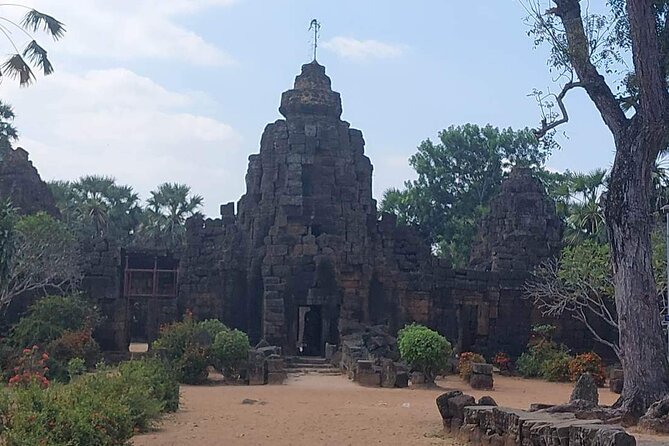 A Day Trip To Phnom Chisor - Tonle Batti From Phnom Penh - The guide makes or breaks the day