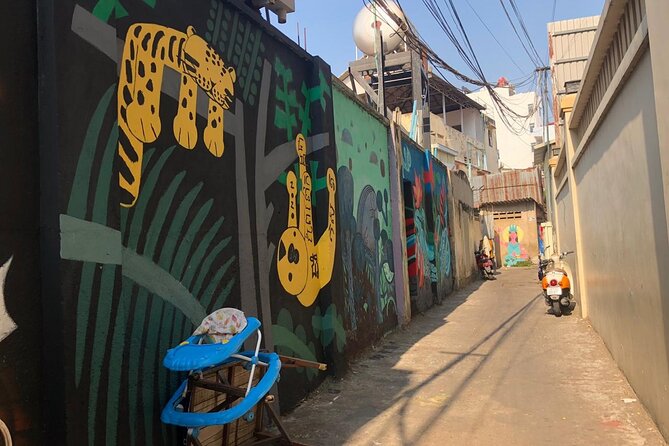 An Afternoon of Contemporary Art in Phnom Penh by Tuk Tuk - The open-air gallery hour: art as a walking exhibition