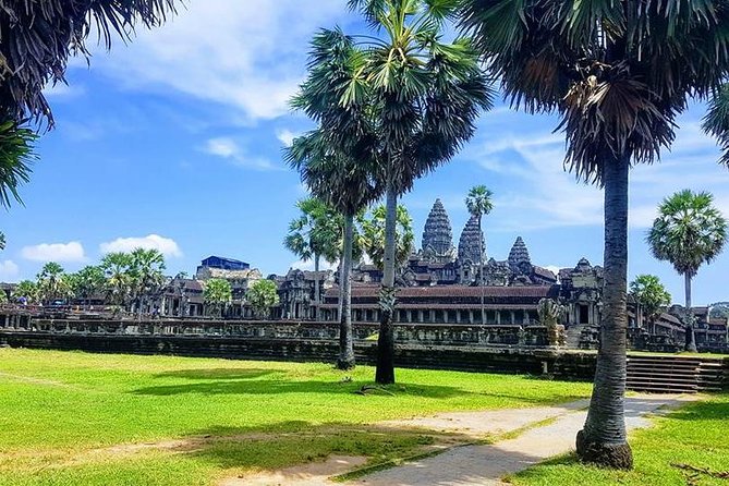 Angkor 2-Day Sunset & Sunrise Small-Group Tour - Day 2 at 4:10–4:30am: The Angkor Wat Sunrise Advantage