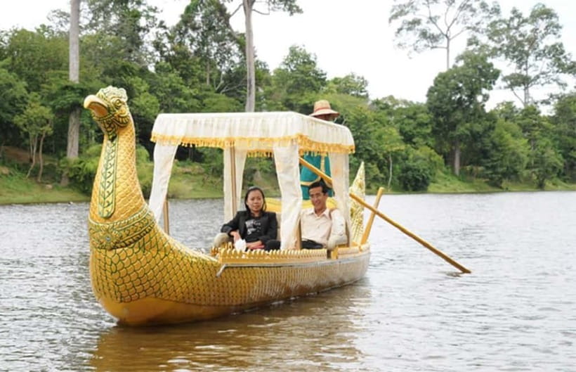 Angkor Bike tour & Gondola Sunset Boat - The Guide Makes the Difference: Bun’s Photo Tips and Tailored Pace