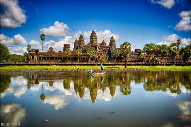 Angkor Sunrise Adventure Private Tour - Stop 5: Bayon Temple and the Faces at the Center of Angkor Thom