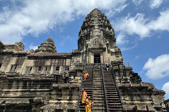 Angkor Sunrise Bike Tour with Lunch Included - Bikes, guides, and the small-group feel with Pok