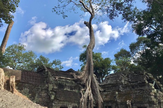 Angkor Temples Highlights: 2-Day Private Tour with Sunrise - Day 2: The Grand Circuit plus Neak Pean, East Mebon, and Banteay Srei