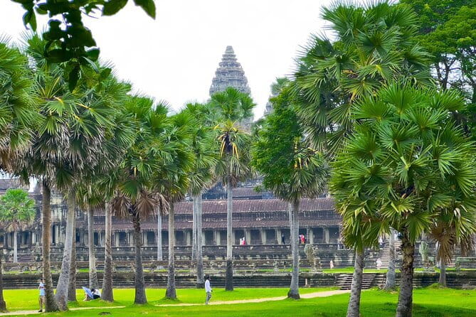 Angkor Wat 2 Days and a Half Temples & Tonle Sap-Small Group Tour - How the small-group format changes your day