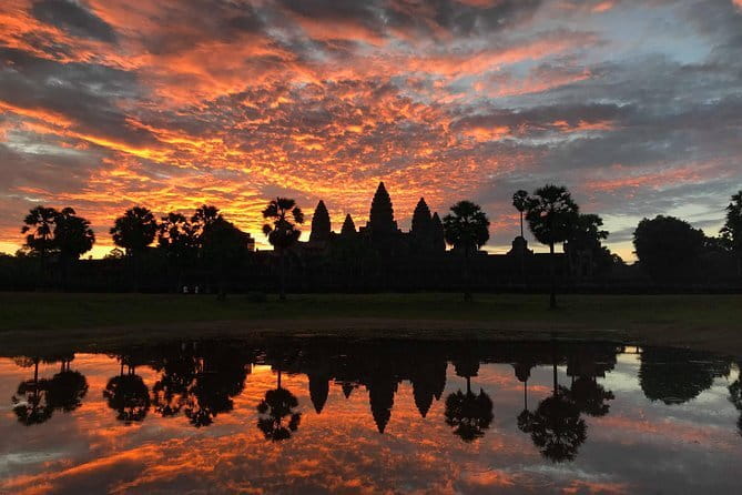 Angkor Wat & Banteay Srei 1-Day Tour - Sunrise Angkor Wat at 5:00 am: why early timing matters