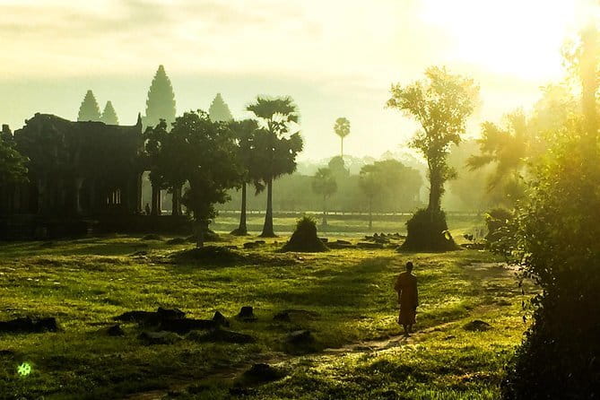 Angkor Wat & Banteay Srei 1-Day Tour - What’s included vs not included: pack smart