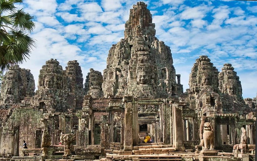 Angkor Wat: Full-Day Guided Sunset Tour - The Real Hook: Angkor Wat by day, Phnom Bakheng at sunset