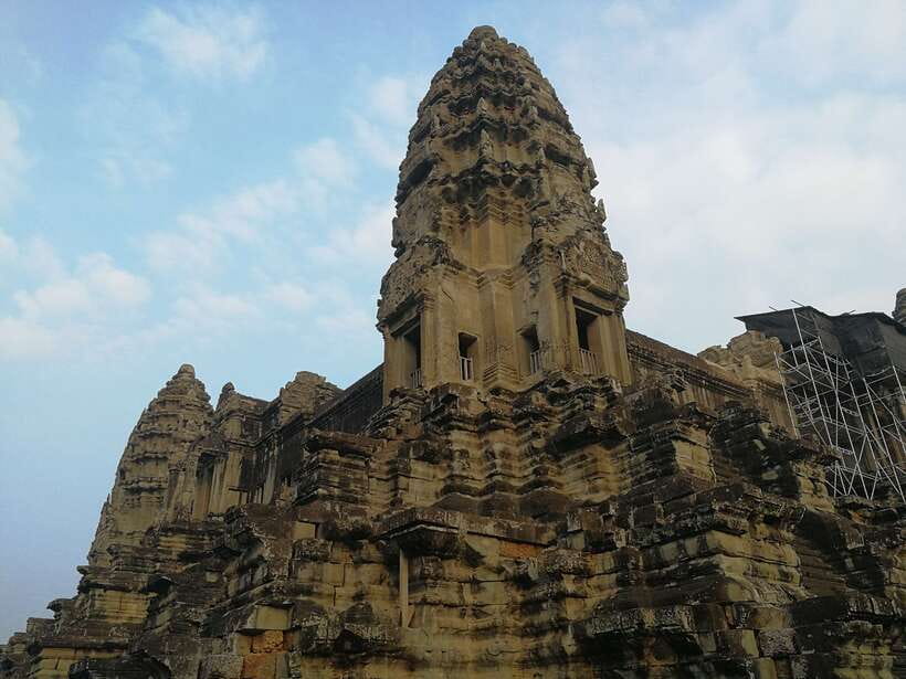 Angkor Wat Full-Day Private Tour with Sunrise - The sunrise moment: what to watch for and how to make the most of it