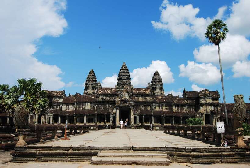 Angkor Wat Full-Day Private Tour with Sunset - Ta Prohm: The Jungle Temple That Turns Stones Into Theater