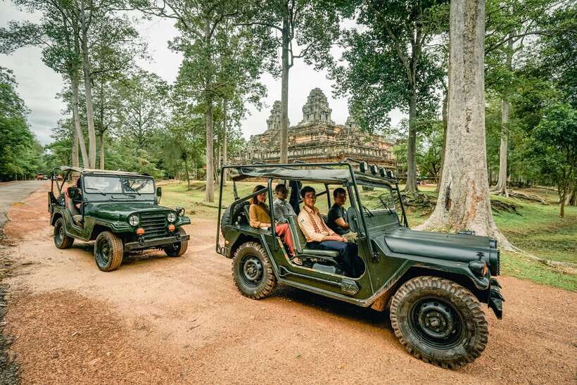 Angkor Wat: Guided Jeep Tour Inclusive lunch at local house - Angkor Wat in the afternoon: your main centerpiece visit