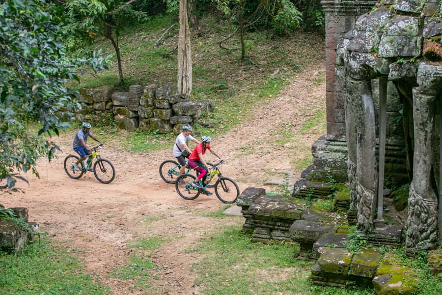 Angkor Wat: Guided Sunrise Bike Tour w/ Breakfast and Lunch - Who This Sunrise Bike Tour Fits Best
