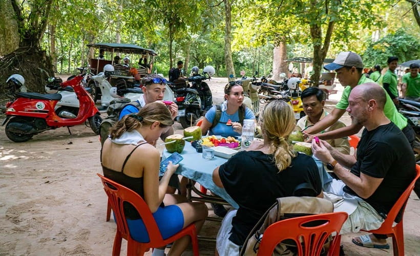 Angkor Wat: Guided Vespa Tour / Tuk Tuk or Car - Srah Srang and lunch: your mid-day reset at the right moment