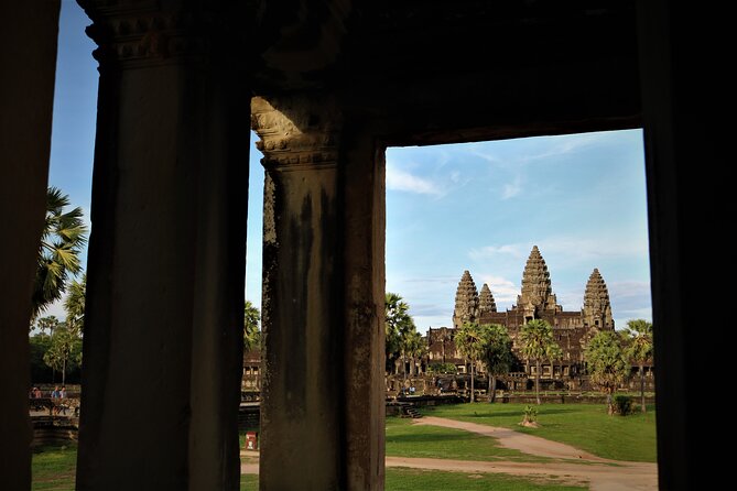 Angkor Wat Highlights and Sunrise Guided Tour from Siem Reap - Ta Prohm: the Tomb Raider temple effect, minus the confusion