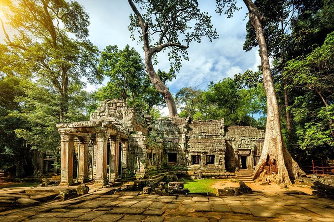 Angkor Wat Private Day Tour from Siem Reap - Stop 3: Angkor Thom South Gate, the big walls, and the city layout