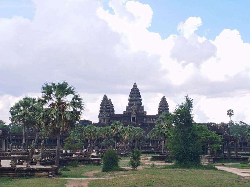 Angkor Wat, Small Circuit Private Tour with Banteay Srei - Banteay Srei: the pink stone carvings that finish the day strong