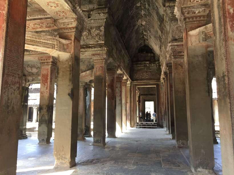 Angkor Wat, Small Circuit Private Tour with Banteay Srei - Rice paddies and village glimpses on the way