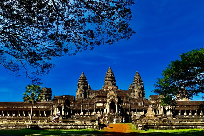 Angkor Wat Small Circuit & Sunset Tour - Stop 5: Angkor Thom and the sunset payoff inside the ancient city walls