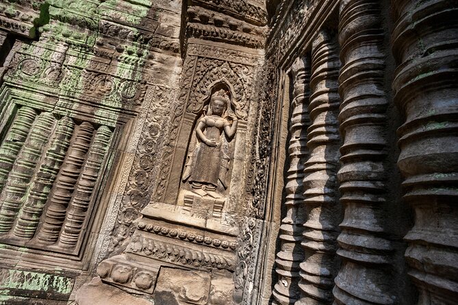 Angkor Wat Small Group Tour Inclusive lunch - Angkor Wat: carved hallways, a huge complex, and the time to slow down