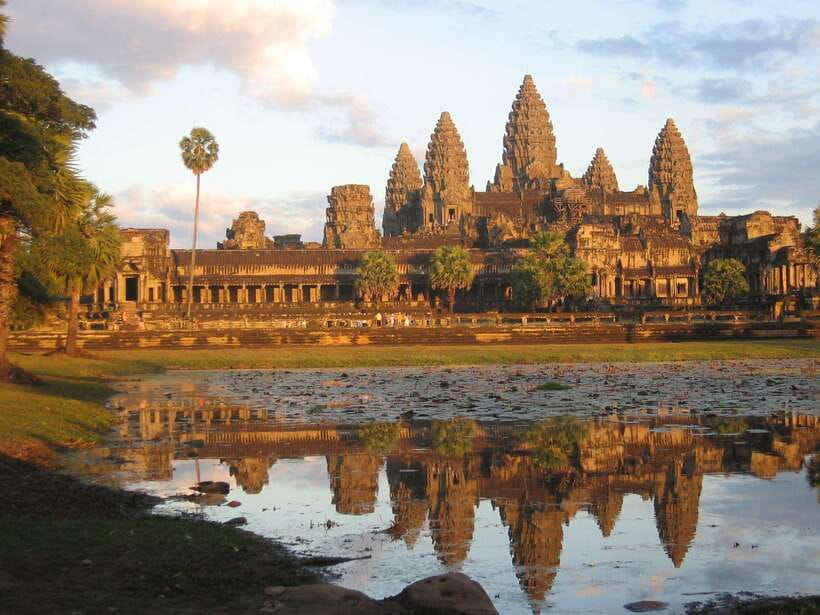 Angkor Wat: Small-Group Tour with Balloon Ride and Lunch - A 7-hour Angkor Wat day that stays focused