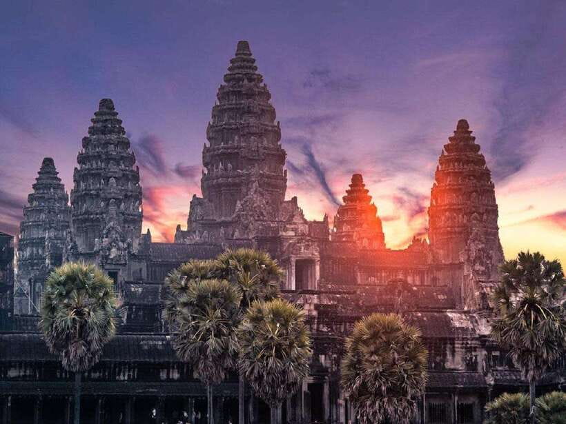 Angkor Wat Small Tour Sunrise With Private Tuk Tuk - Sunrise at Angkor Wat: Why This Tour Starts So Early