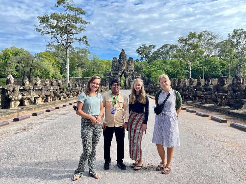 Angkor Wat Sunrise, Banteay Srei, Bayon & Ta Prohm Temple - Bayon Temple: smiling faces and a maze of towers