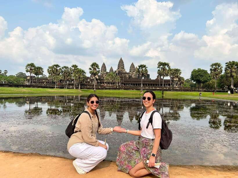 Angkor Wat Sunrise Bike Tour With Lunch Included - Lunch near Srah Srang Reservoir: fuel before the ride back