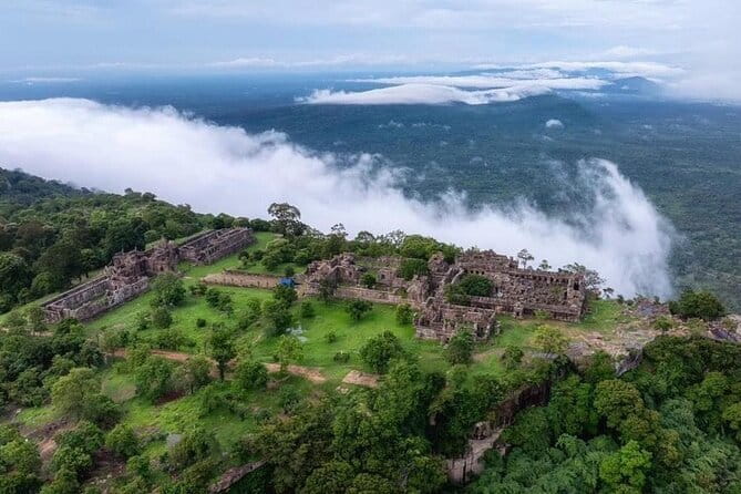 Angkor Wat Sunrise by Tuk Tuk – Personalized Private Tour - Victory Gate: a short walk through Khmer power