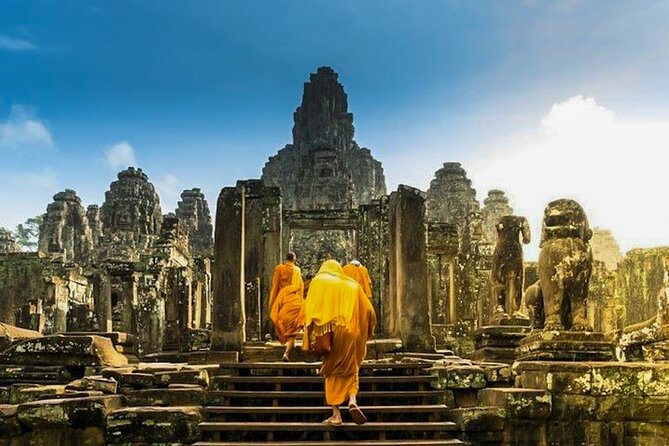 Angkor Wat Sunrise: Exclusive Private Tour! - Angkor Thom and Bayon: The South Gate and the Temple Centerpiece