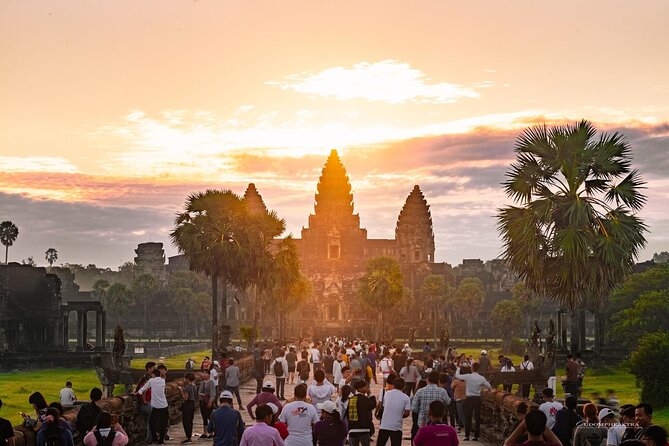 Angkor Wat Sunrise Guided Join-In Tour/Private Tour - Angkor Thom: Bayon faces and the terraces you shouldn’t miss