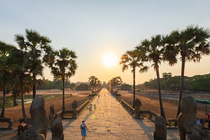Angkor Wat Sunrise Guided Join-In Tour/Private Tour - Heat, clouds, and what the tour does for comfort