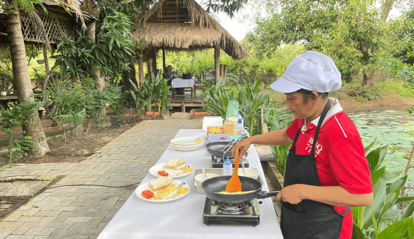 Angkor Wat Sunrise Private Tuk-Tuk Guided Tour - Angkor Wat from sunrise viewing to a guided walk with context