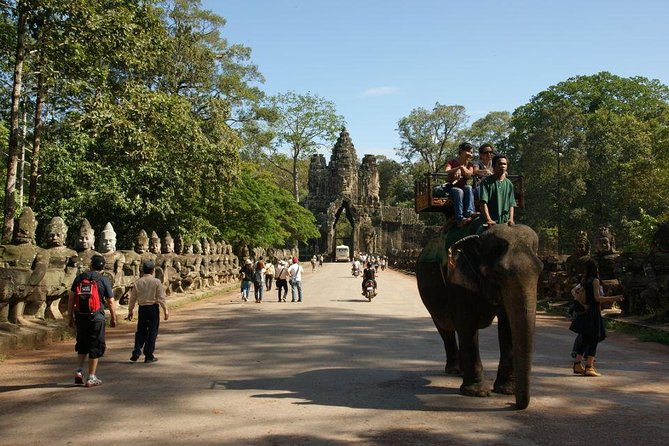 Angkor Wat Sunrise Tour - Stop 2: Bayon Temple and the 54 towers at Angkor Thom