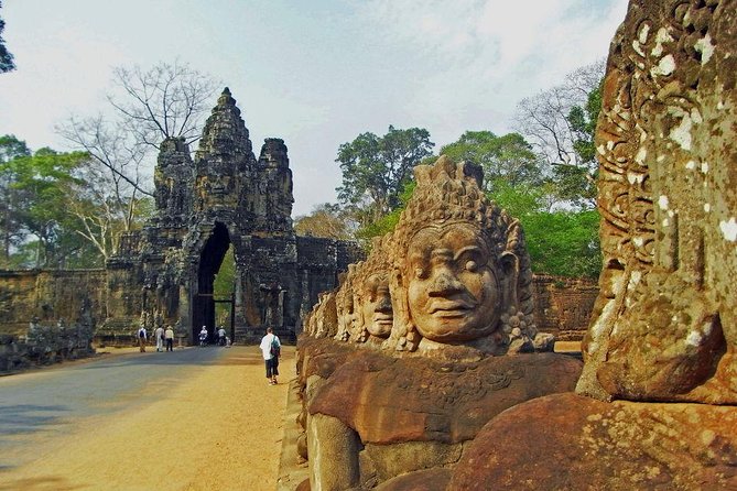 Angkor Wat Sunset Tour - Angkor Thom South Gate to Bayon: When the City Turns Into a Story