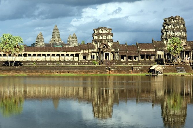 Angkor Wat Temples Tour with Entrance Ticket and Lunch - Angkor Thom: South Gate to the Fortress City Feel
