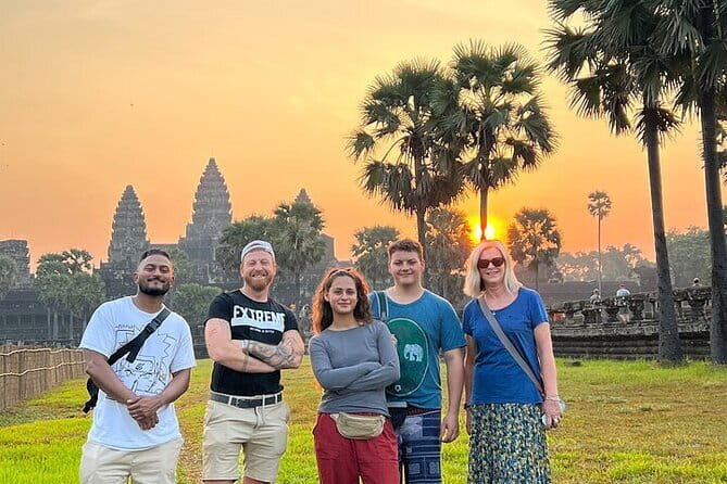 Angkor Wat Tour deutsch - Sonnenaufgang | Private Führung - Hotel pickup and private pacing in an air-conditioned car