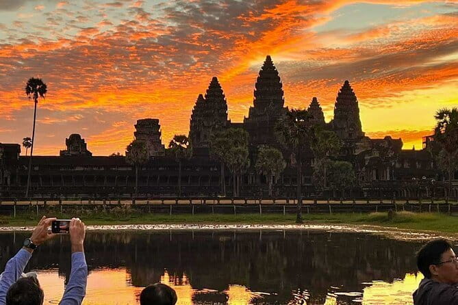 Angkor Wat Tour deutsch - Sonnenaufgang | Private Führung - Ta Prohm: the jungle-overgrown look you came for
